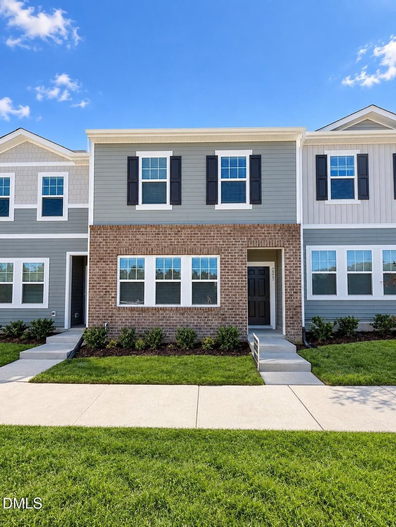 2223 Gln Xing Dr, Durham, NC 27704