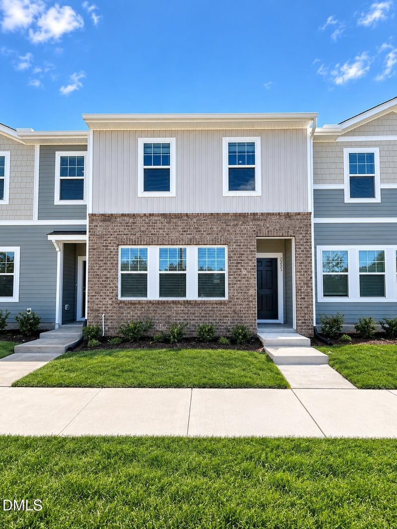 2227 Gln Xing Dr, Durham, NC 27704
