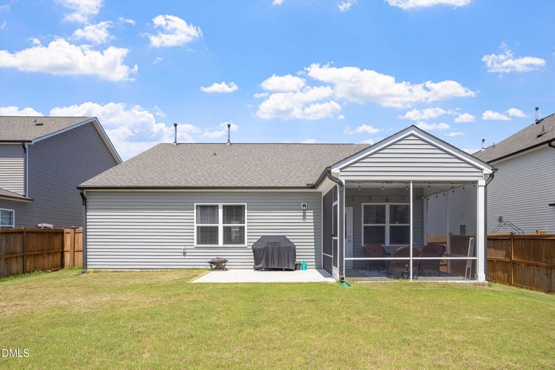 2236 Fairway Green Dr, Fuquay Varina, NC 27526