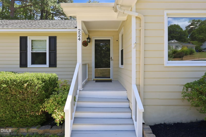 224 Rosehaven Dr, Raleigh, NC 27609