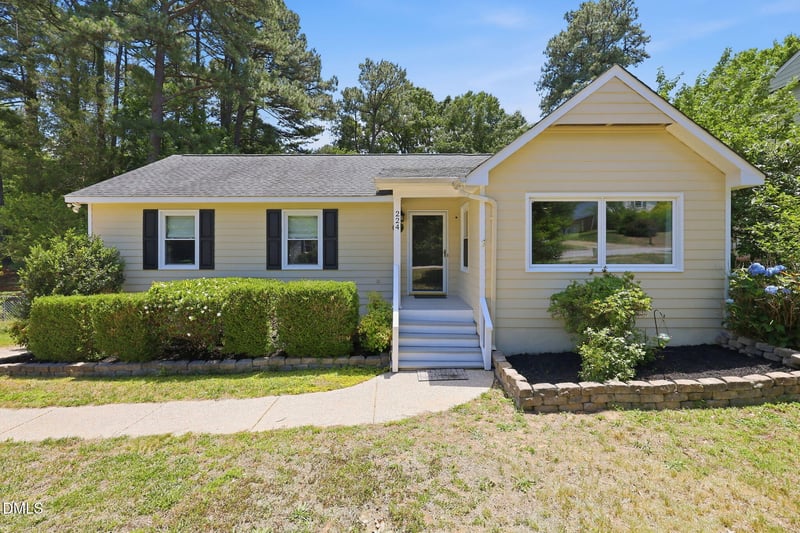 224 Rosehaven Dr, Raleigh, NC 27609
