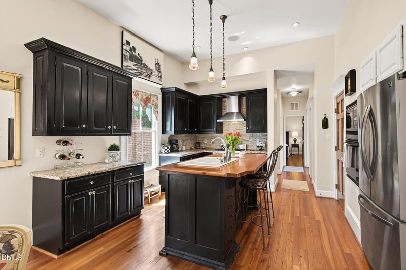 225 Elm St, Raleigh, NC 27601