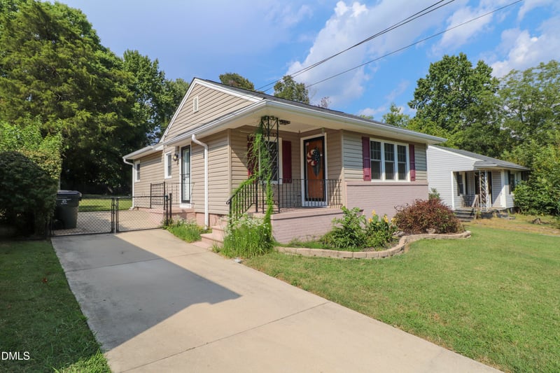 227 Albany St, Burlington, NC 27215