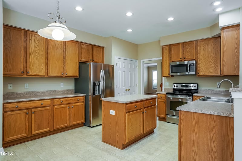 2279 Lazy River Dr, Raleigh, NC 27610