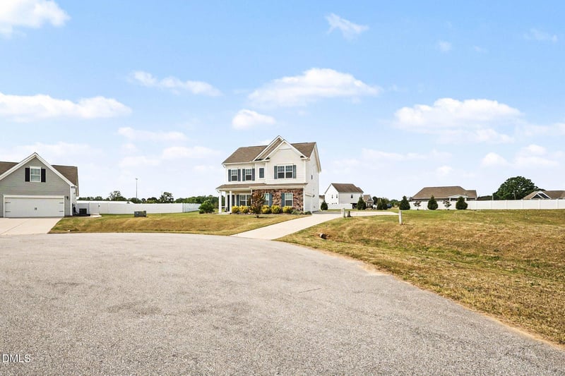 228 Monroe Fields Dr, Benson, NC 27504