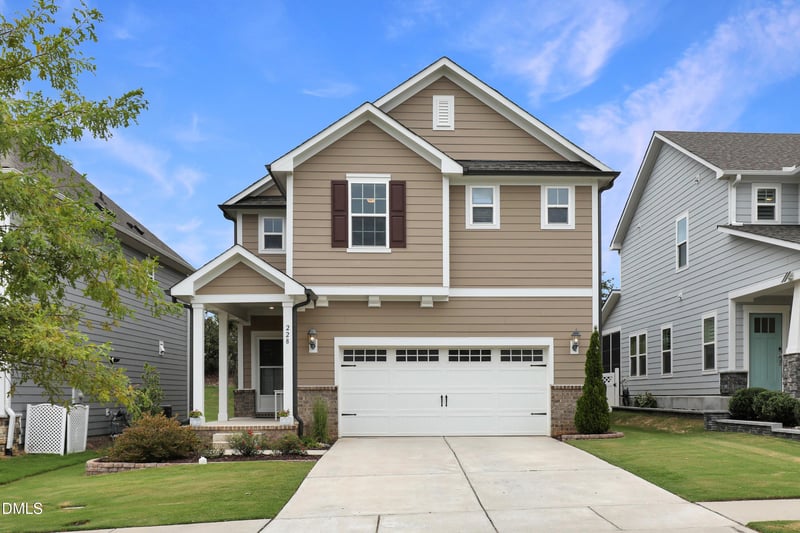 228 Sage Oak Ln, Holly Springs, NC 27540
