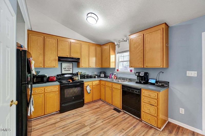 229 Cambridge Elm Dr, Clayton, NC 27520