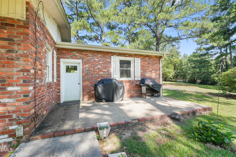 2292 Fairground Rd, Coats, NC 27521