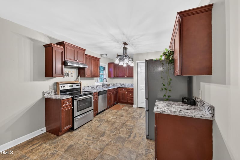 2308 Edgewood Ave, Burlington, NC 27215