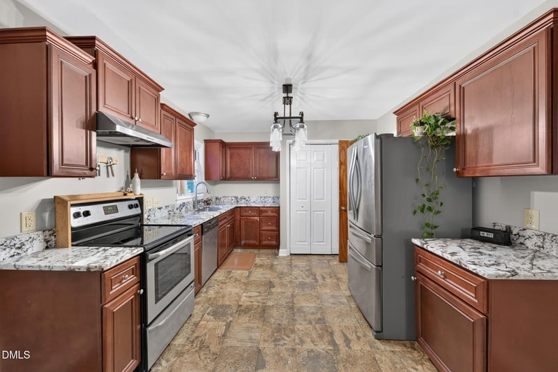 2308 Edgewood Ave, Burlington, NC 27215