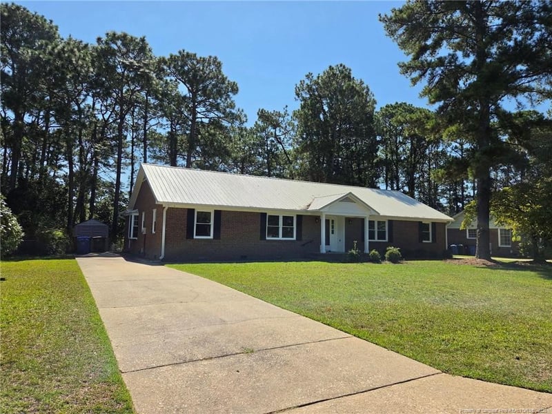 2331 Colgate Dr, Fayetteville, NC 28304