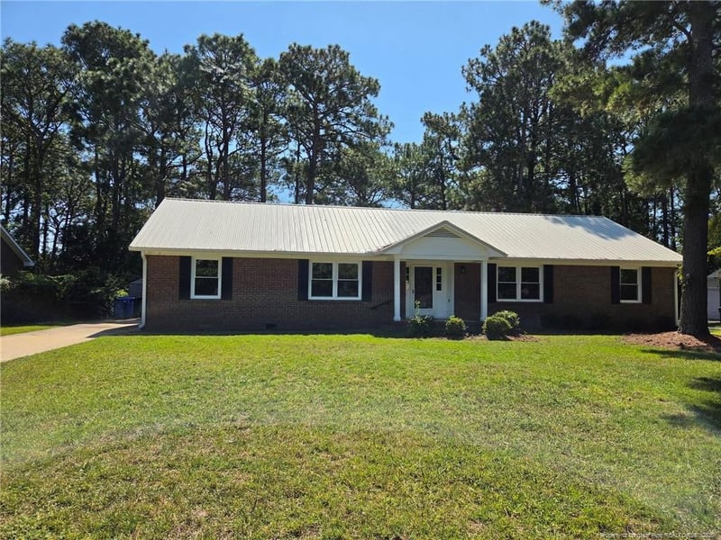2331 Colgate Dr, Fayetteville, NC 28304