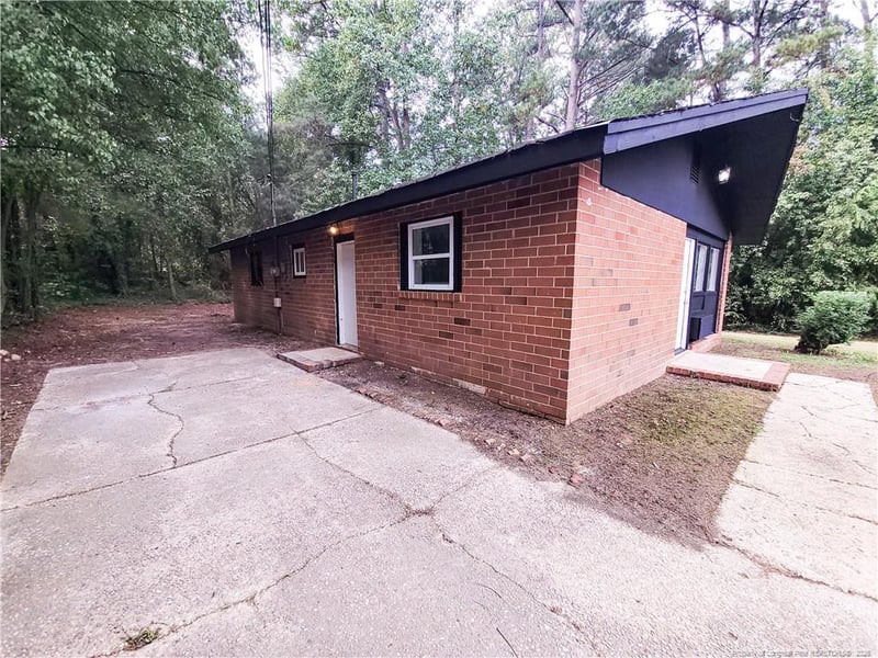 2331 Lake Ave, Fayetteville, NC 28301