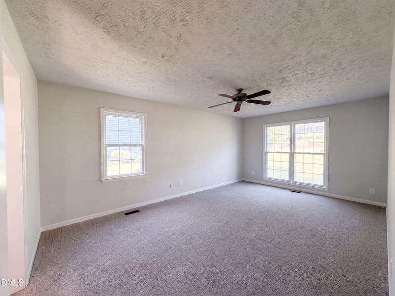 2337 Rolling Hill Rd, Fayetteville, NC 28304