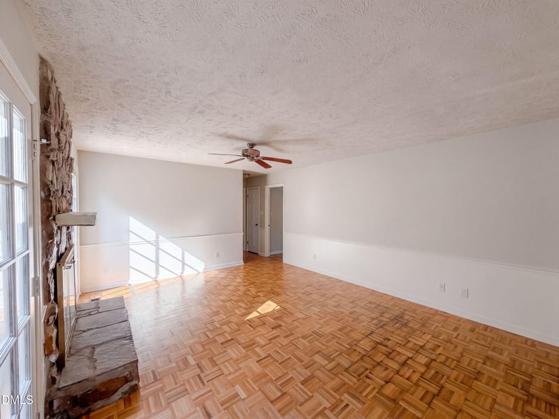 2337 Rolling Hill Rd, Fayetteville, NC 28304