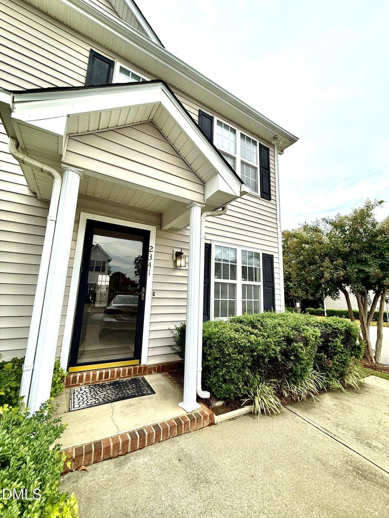 2341 Turtle Point Dr, Raleigh, NC 27604