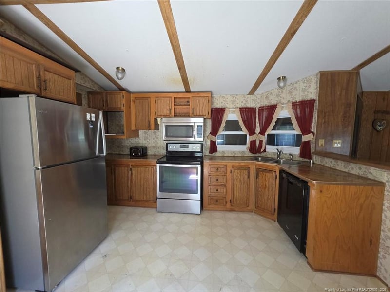 237 Russellville Ct, Fayetteville, NC 28306