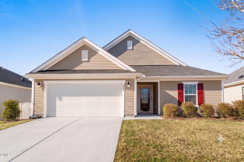 237 Willow Grove Ln, Fuquay Varina, NC 27526