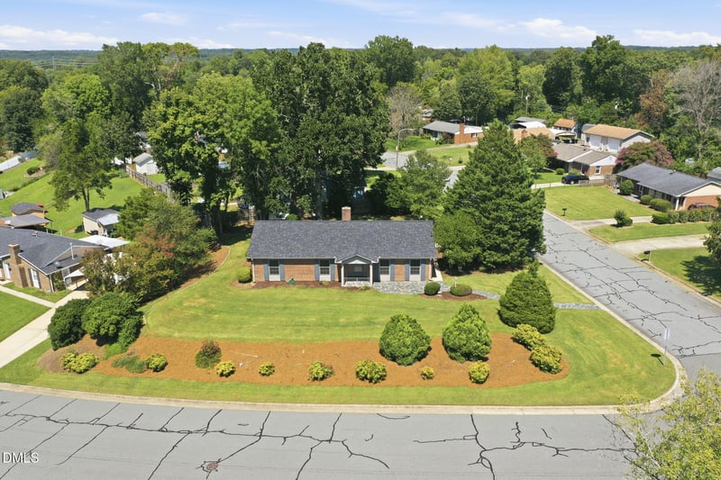 2371 Buckingham Rd, Burlington, NC 27217