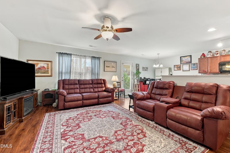 239 Thistle Downs Dr, Burlington, NC 27215