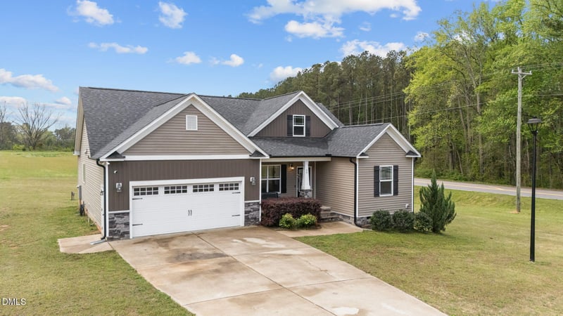 24 Carolina Landing Dr, Zebulon, NC 27597