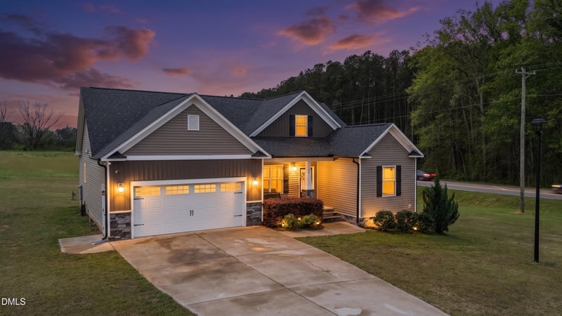 24 Carolina Landing Dr, Zebulon, NC 27597