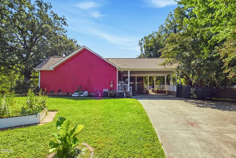 240 Silver Lake Dr, Burlington, NC 27215