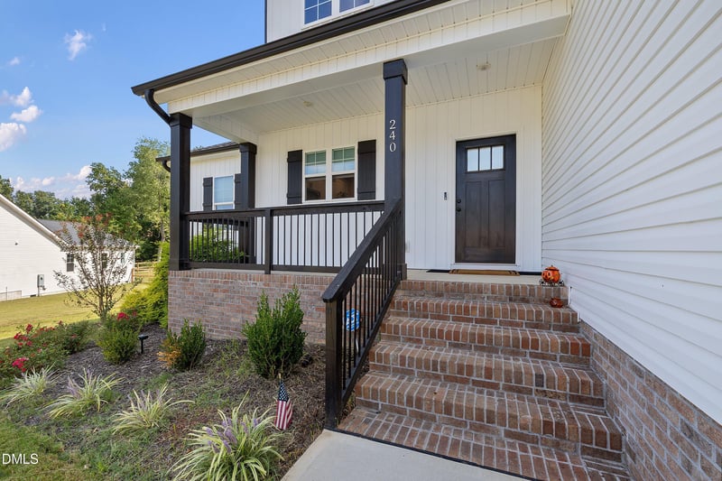 240 Sourgum Ct, Zebulon, NC 27597