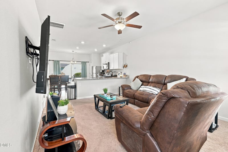 240 Yorktown Ln, Sanford, NC 27330