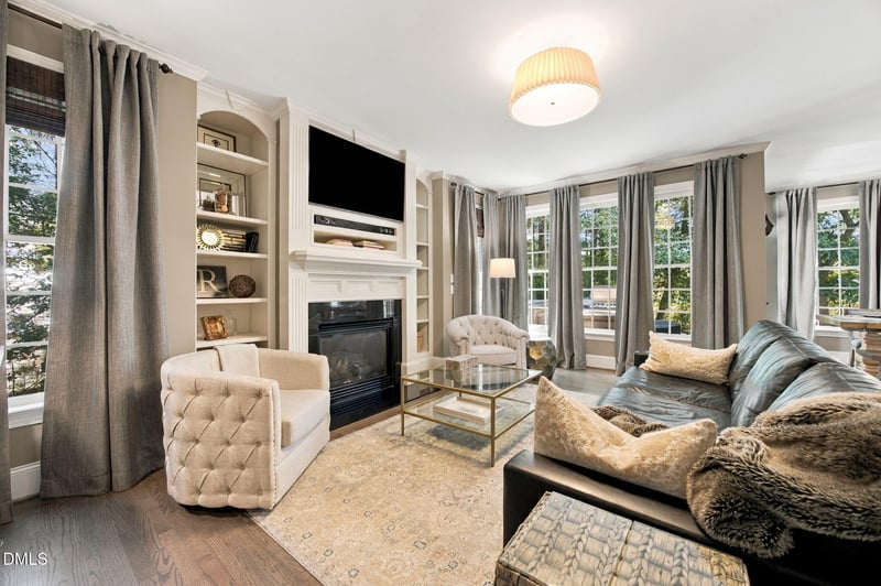 2400 Forestbluff Dr, Fuquay Varina, NC 27526