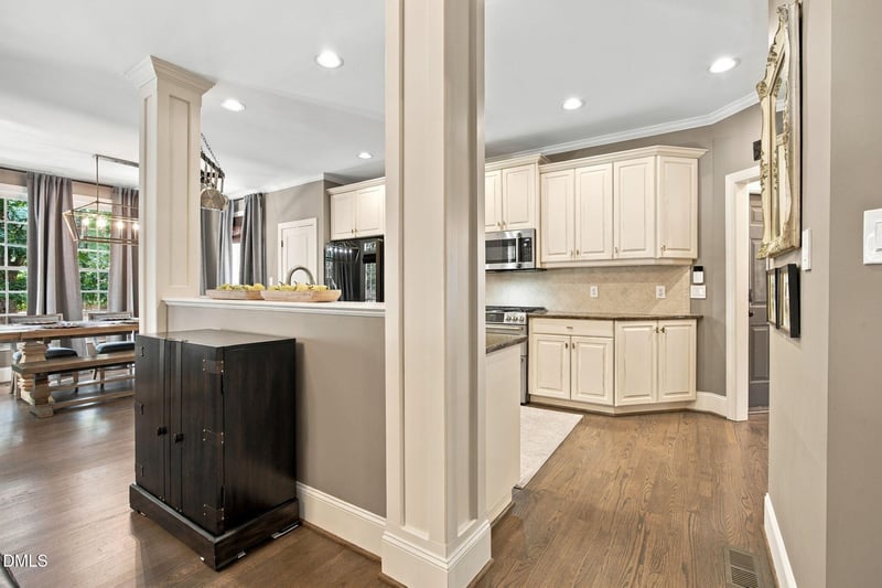 2400 Forestbluff Dr, Fuquay Varina, NC 27526