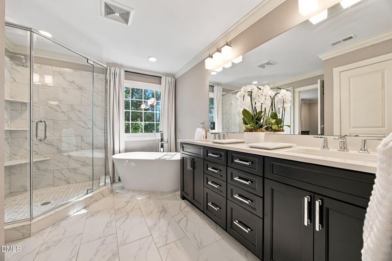 2400 Forestbluff Dr, Fuquay Varina, NC 27526