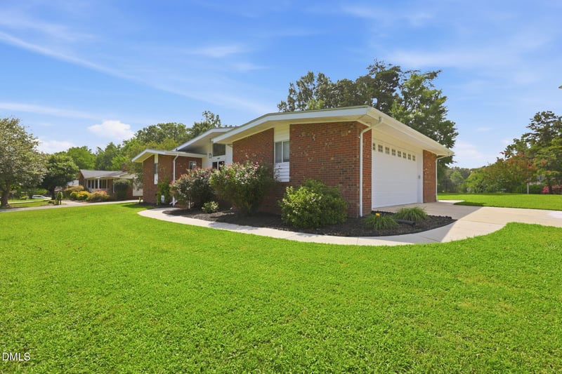 2405 Hillford Dr, Burlington, NC 27217