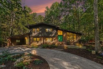 2417 Honeysuckle Rd, Chapel Hill, NC 27514