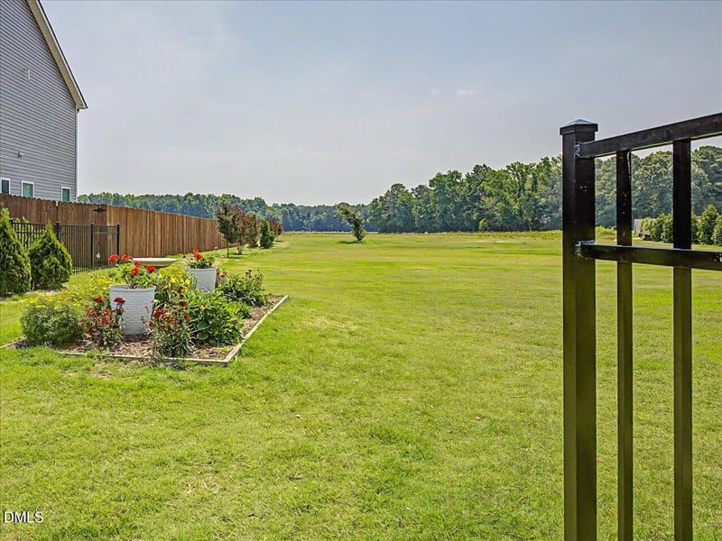 242 Steep Rock Dr, Willow Springs, NC 27592
