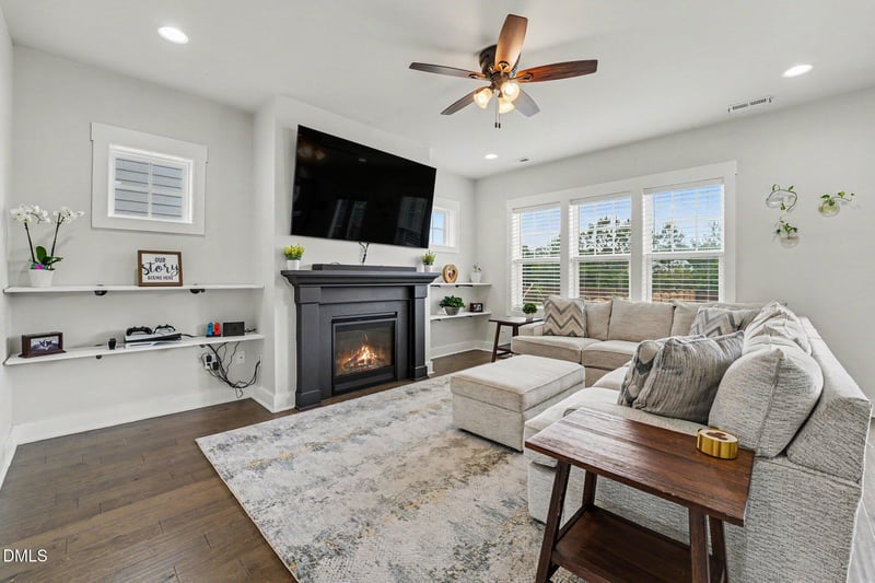 2420 Glade Mill Ct, Fuquay Varina, NC 27526