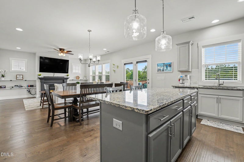 2420 Glade Mill Ct, Fuquay Varina, NC 27526