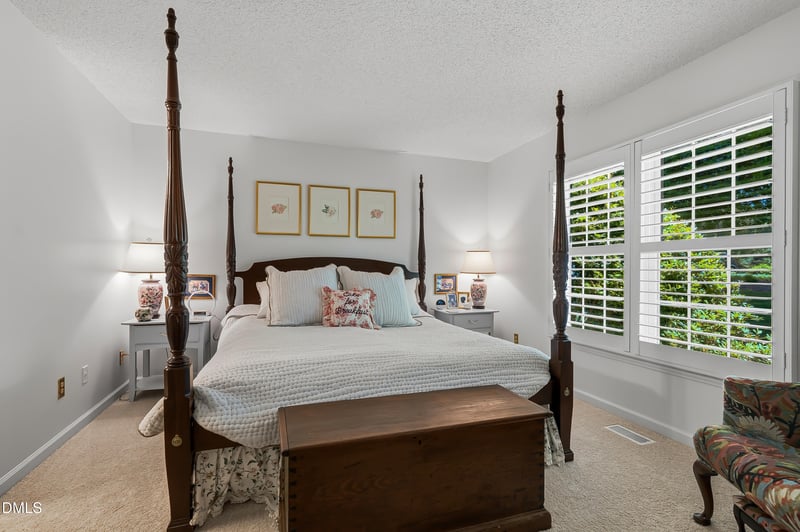 2424 Mapleton Ln, Raleigh, NC 27613