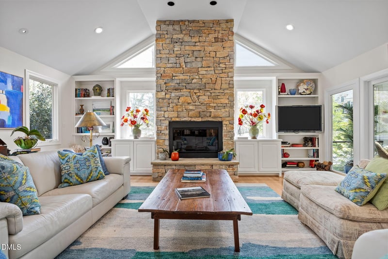 2425 Argyle Dr, Raleigh, NC 27609