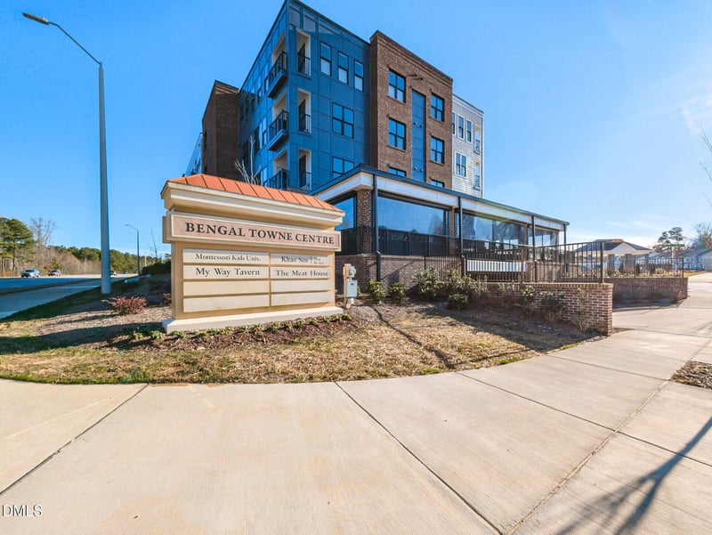 2425 Gathering Square Ct, Fuquay Varina, NC 27526
