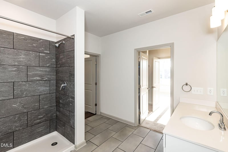 2425 Gathering Square Ct, Fuquay Varina, NC 27526