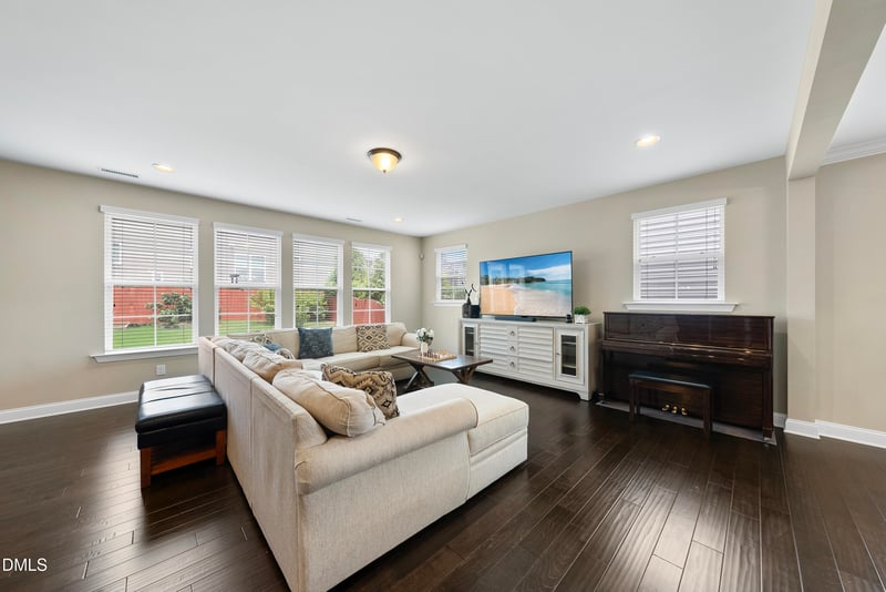 2430 Braxton Wood Ln, Apex, NC 27523