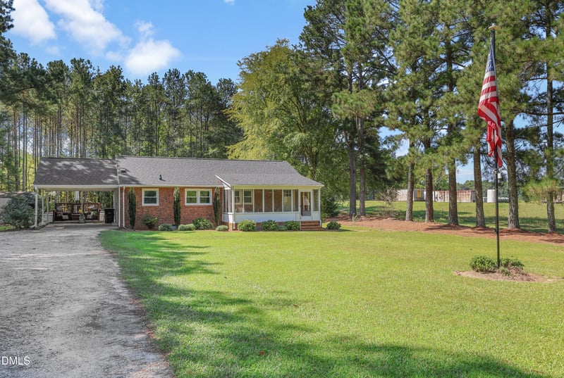 2438 Nc 27, Coats, NC 27521
