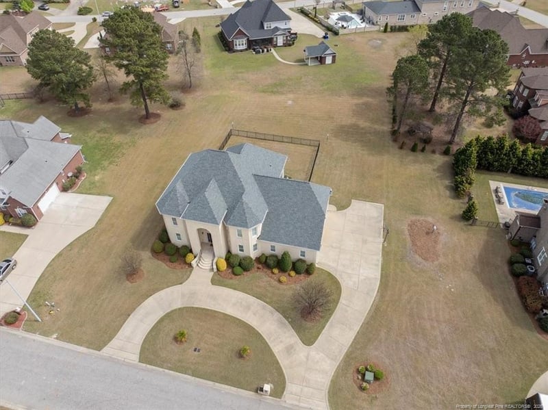 245 Stoneleigh Dr, Fayetteville, NC 28311