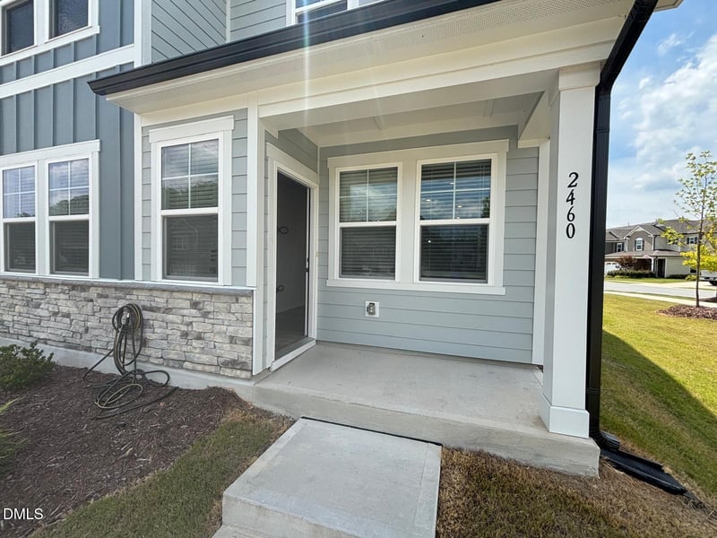 2460 E Hutch Ln, Apex, NC 27523