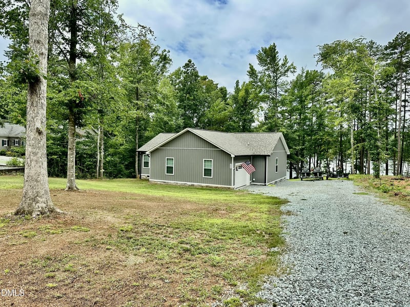 249 Fishermans Point Rd, Roxboro, NC 27574