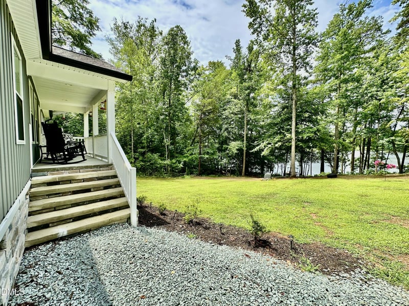 249 Fishermans Point Rd, Roxboro, NC 27574