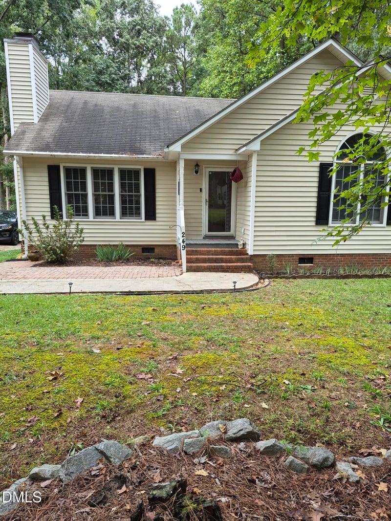 249 Wyndfall Ln, Archer Lodge, NC 27527