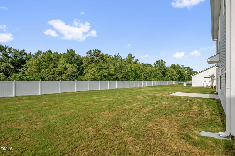 25 W Emily Gardens Dr, Selma, NC 27576