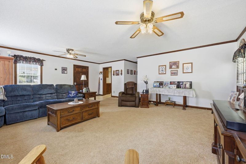 25 Eugene Jernigan Rd, Dunn, NC 28334